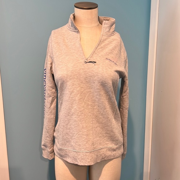 Vineyard Vines Tops - Vineyard vines size small pull over sweatshirt